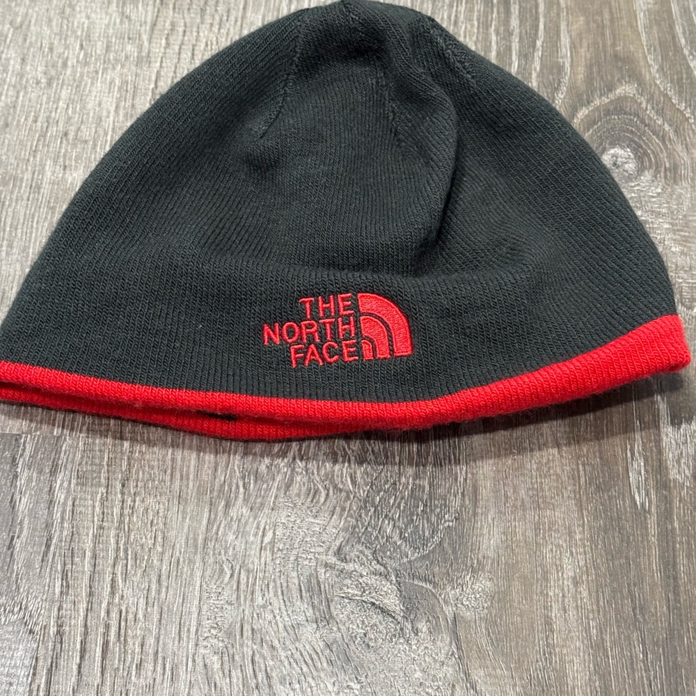 The North Face Boy Black and Red Beanie
